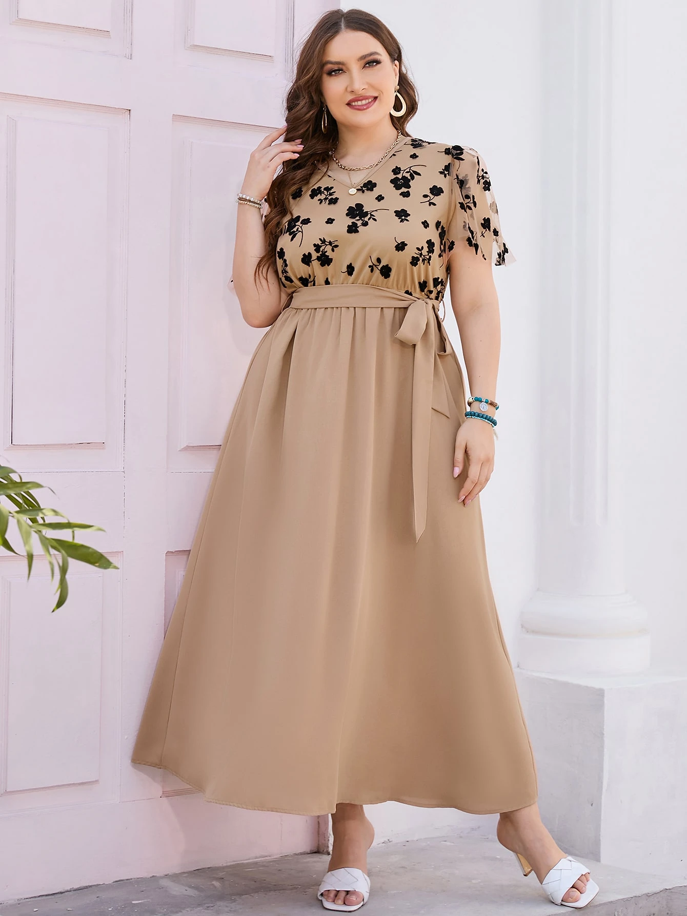 فستان من ماركة SHEIN - الصورة 4