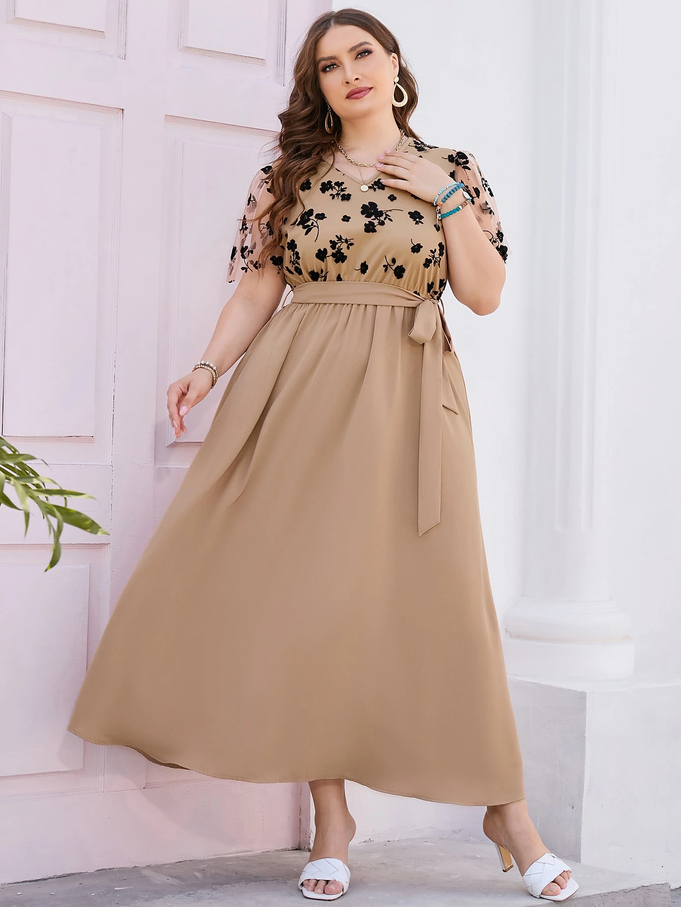 فستان من ماركة SHEIN - الصورة 3