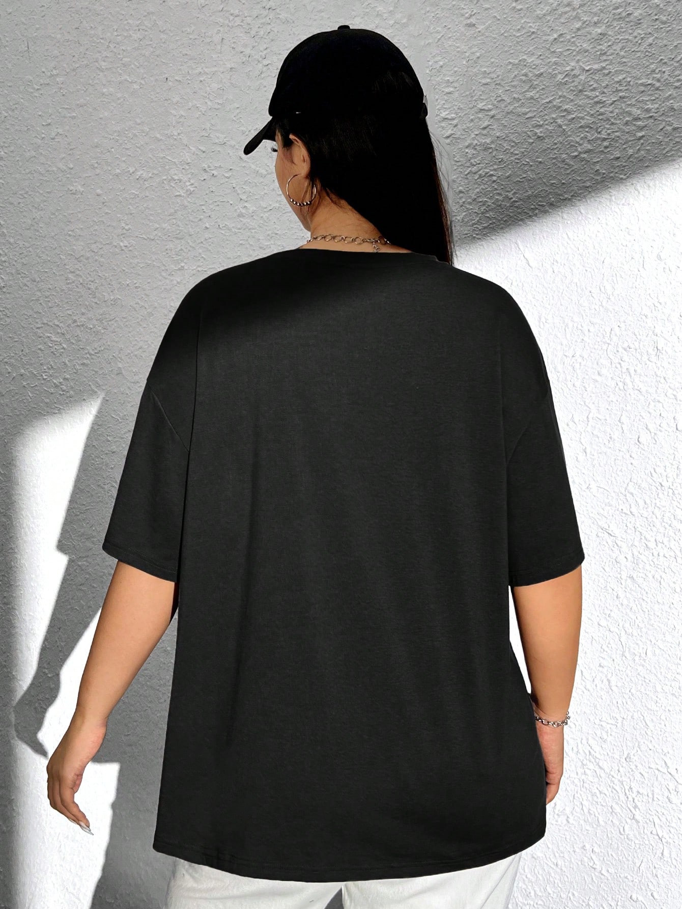 تيشيرت SHEIN - الصورة 3