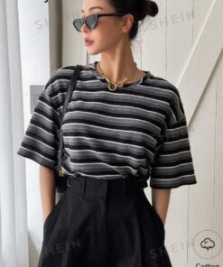 ⁦تيشيرت SHEIN⁩ - الصورة ⁦3⁩