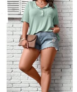 ⁦تيشيرت SHEIN⁩ - الصورة ⁦2⁩