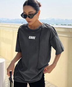 ⁦تيشيرت SHEIN⁩ - الصورة ⁦2⁩