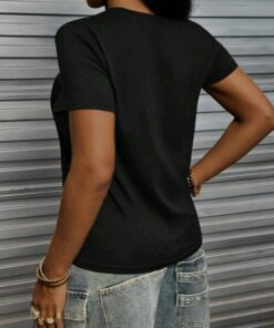 ⁦تيشيرت SHEIN⁩ - الصورة ⁦2⁩