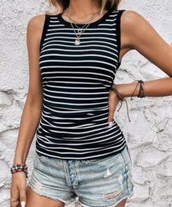 ⁦تيشيرت SHEIN⁩ - الصورة ⁦2⁩