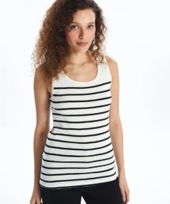 ⁦توب SHEIN⁩ - الصورة ⁦2⁩