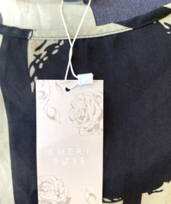 بلوزه SHEIN - الصورة 2