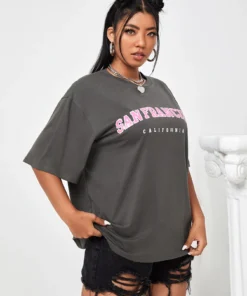 ⁦تيشيرت SHEIN⁩ - الصورة ⁦2⁩