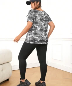 ⁦تيشيرت SHEIN⁩ - الصورة ⁦5⁩